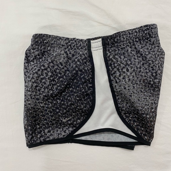 Nike shorts - Picture 3 of 3